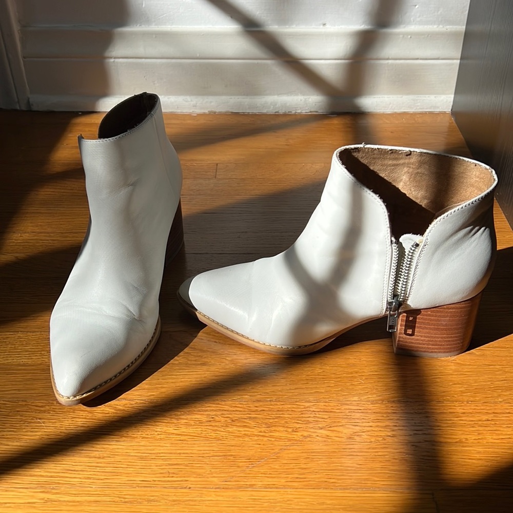Seychelles White Boots